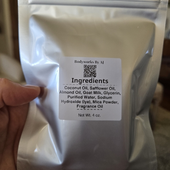 Green and White Shamrock Soap - Picture 2 of 6